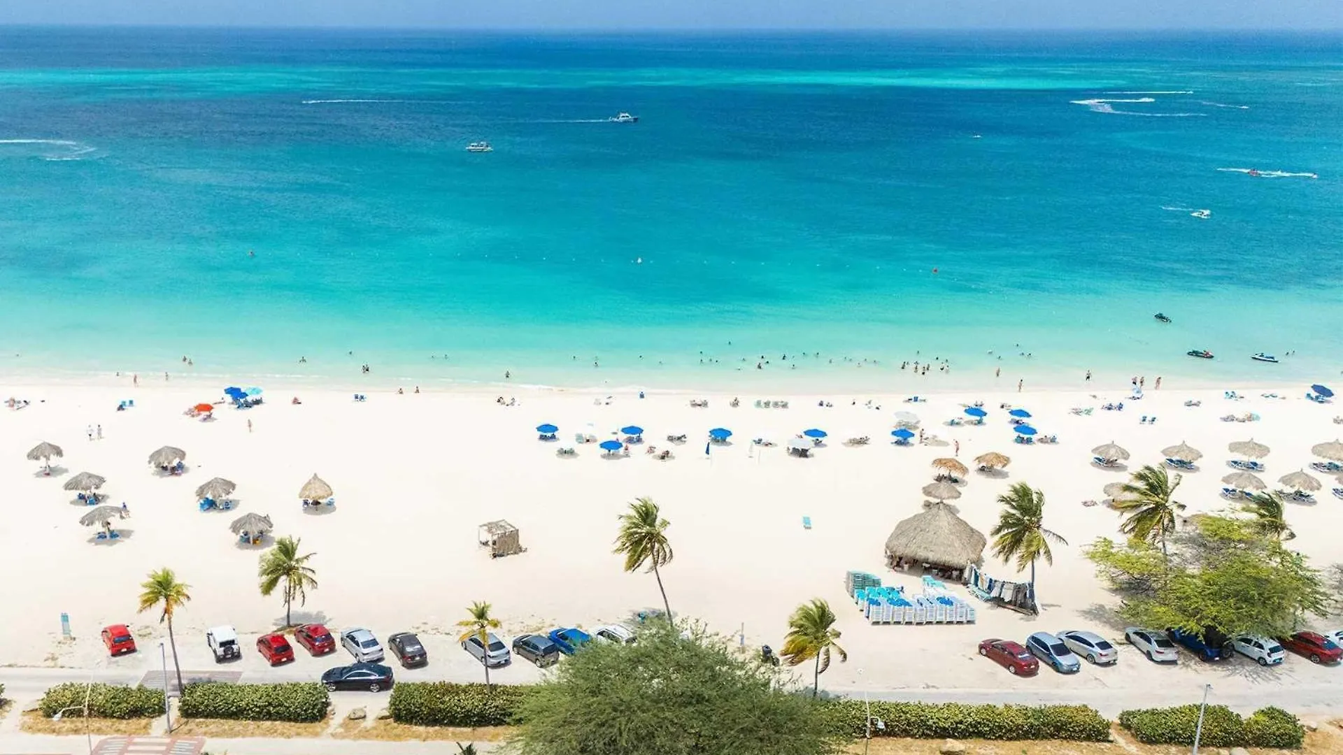 Beachfront - Best Beach View Studio - E422-1 Palm Beach