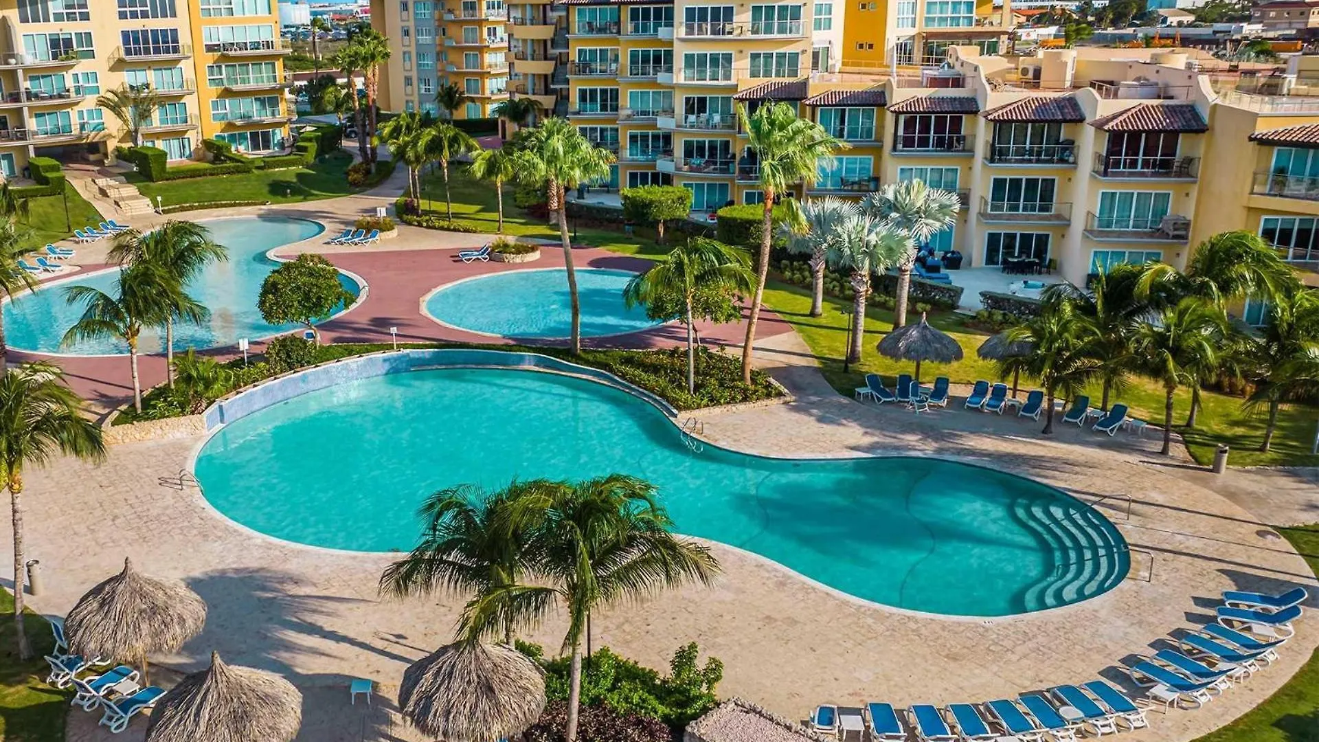 Beachfront - Best Beach View Studio - E422-1 Palm Beach