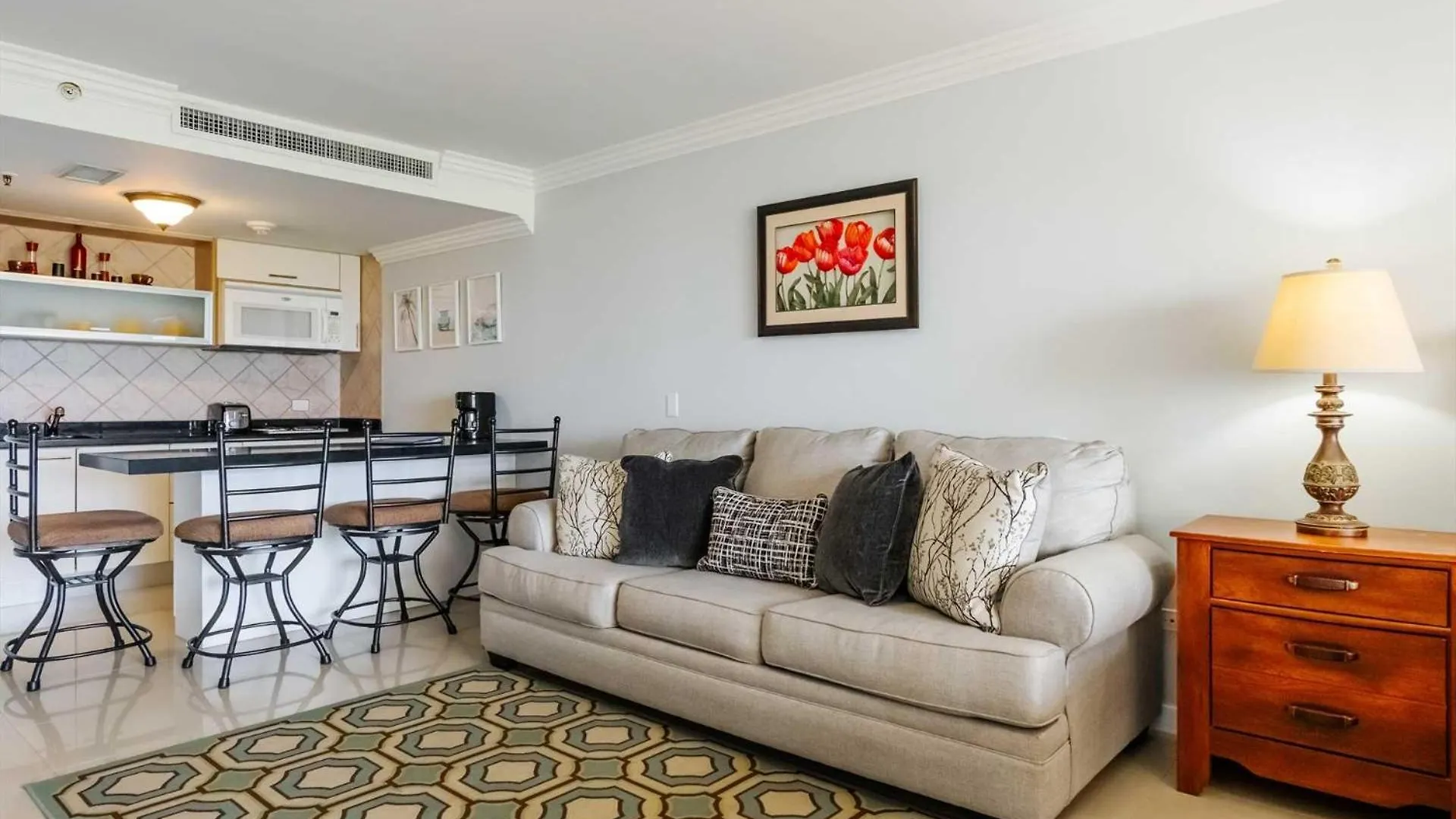 Beachfront - Best Beach View Studio - E422-1 Palm Beach